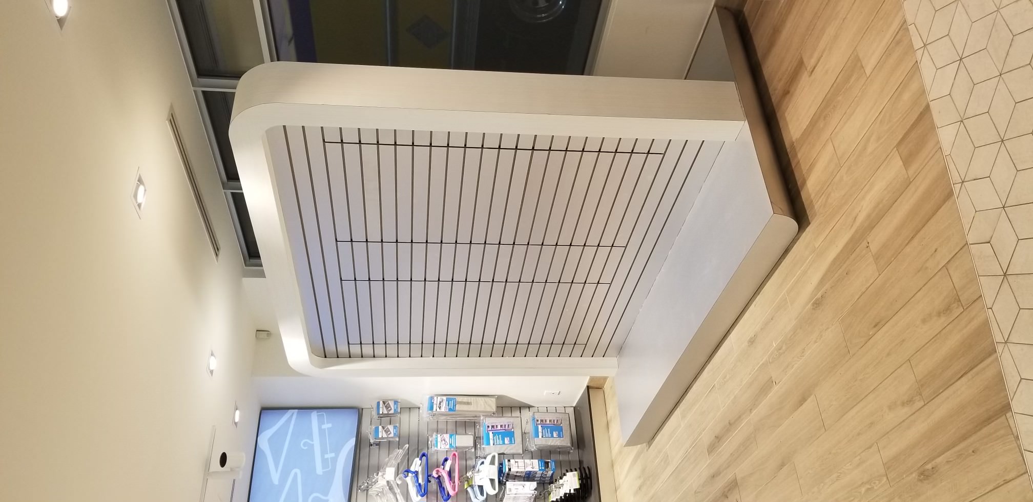 Dymon Slatwall Endcap