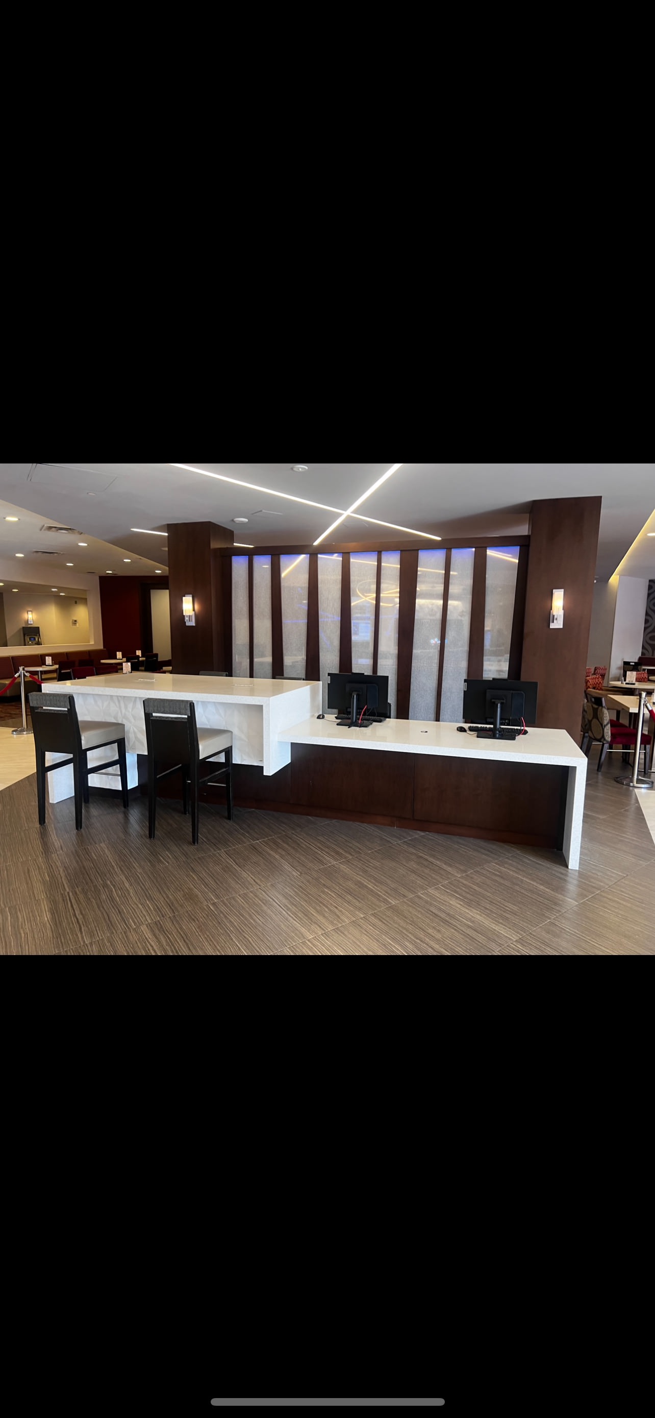 Hotel Front Desk Wood Pillars
